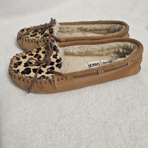 Minnetonka Moccasin Women 5 LEOPARD CALLY Suede Leather Slipper Faux Fur